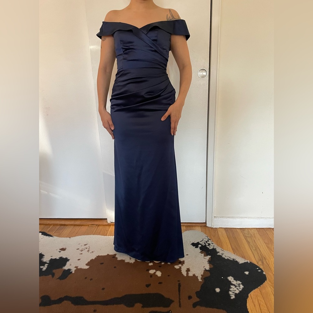 David’s Bridal Galina signature mermaid style bridesmaid dress Navy Blue size 6